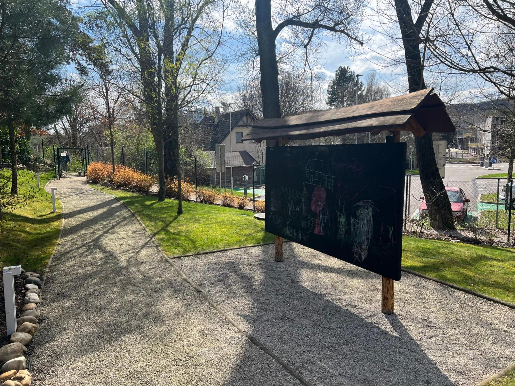 Forest Park Garden Apartment Bratislava Bagian luar foto